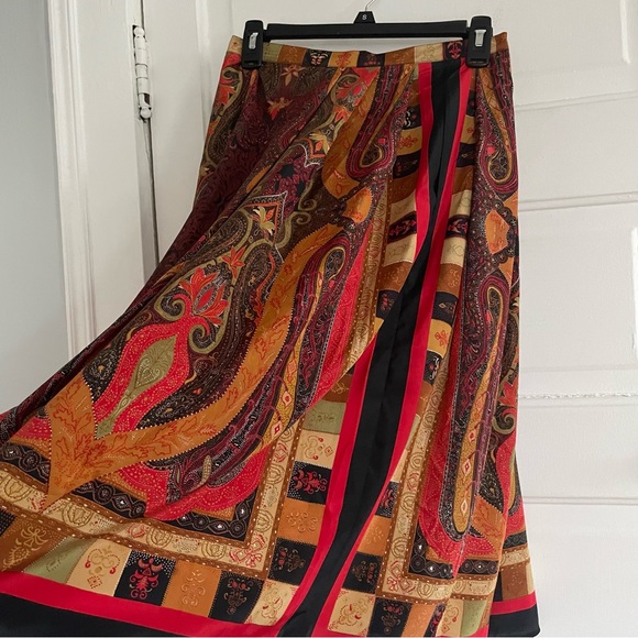 Vintage Scarf Skirt with pockets! - Picture 2 of 9